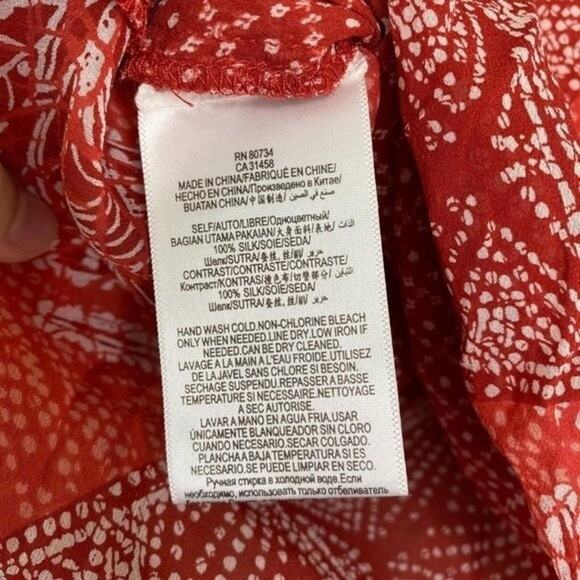 BCBG MaxAzria Nickelette Batik Printed 100% Silk Blouse XXS - Picture 5 of 7